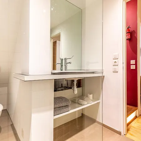 Guestready -beautiful 2-room In The Heart Of